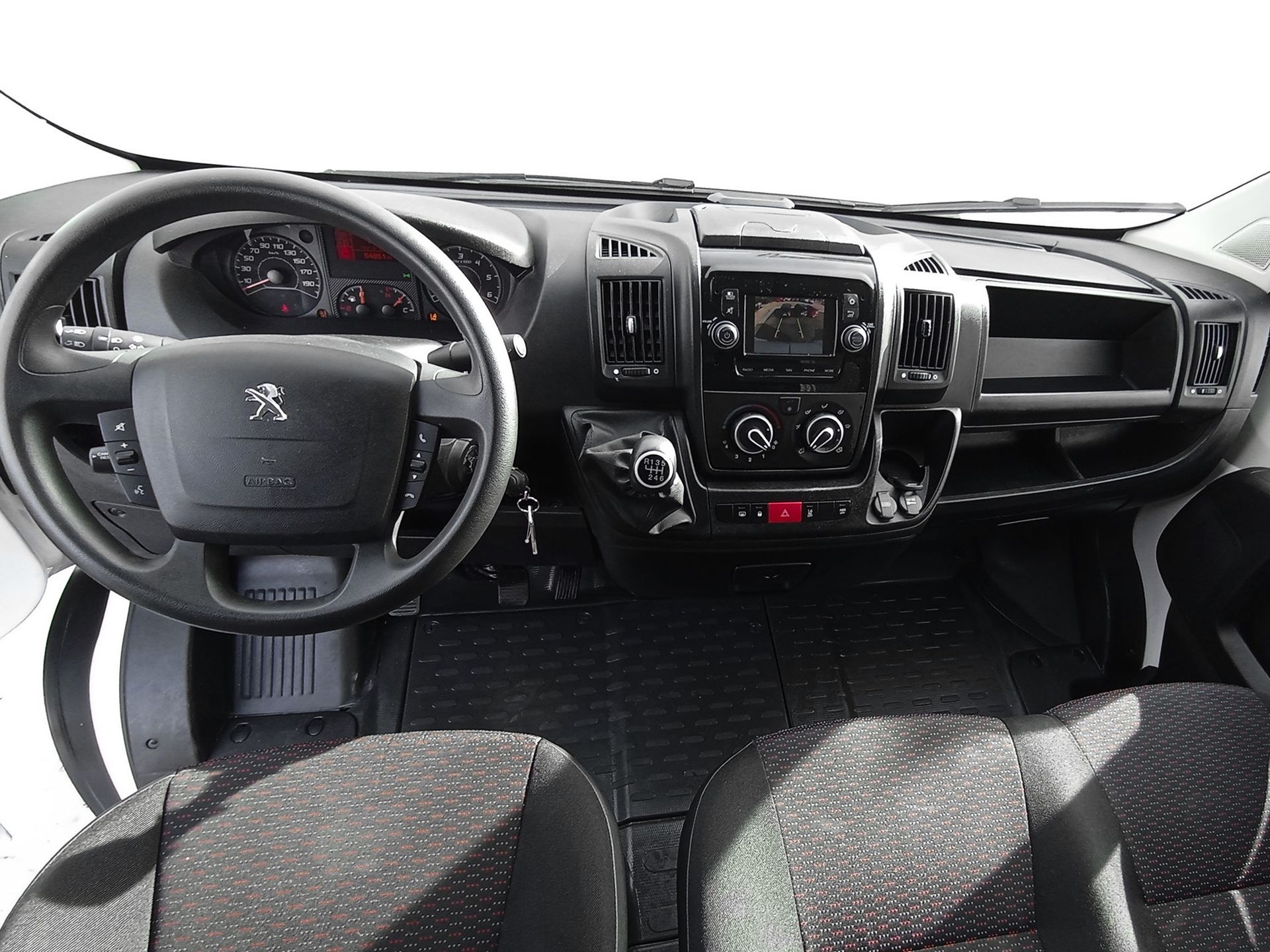 Peugeot Boxer Furgon BlueHDi 140 435 L4H2 - foto 7