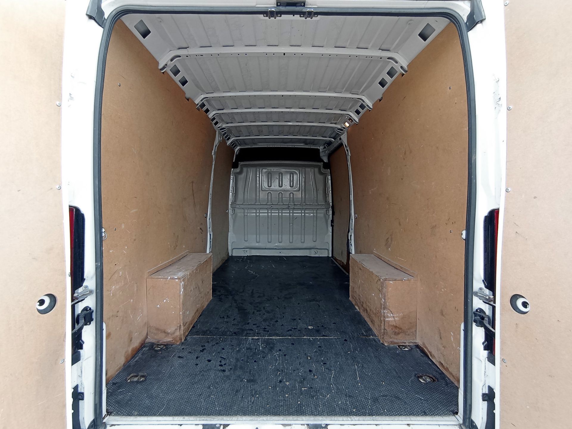 Peugeot Boxer Furgon BlueHDi 140 435 L4H2 - foto 15
