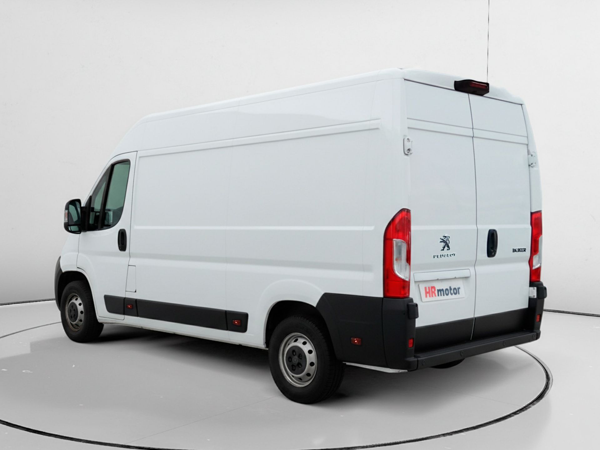 Peugeot Boxer Furgon BlueHDi 140 435 L4H2 - foto 4