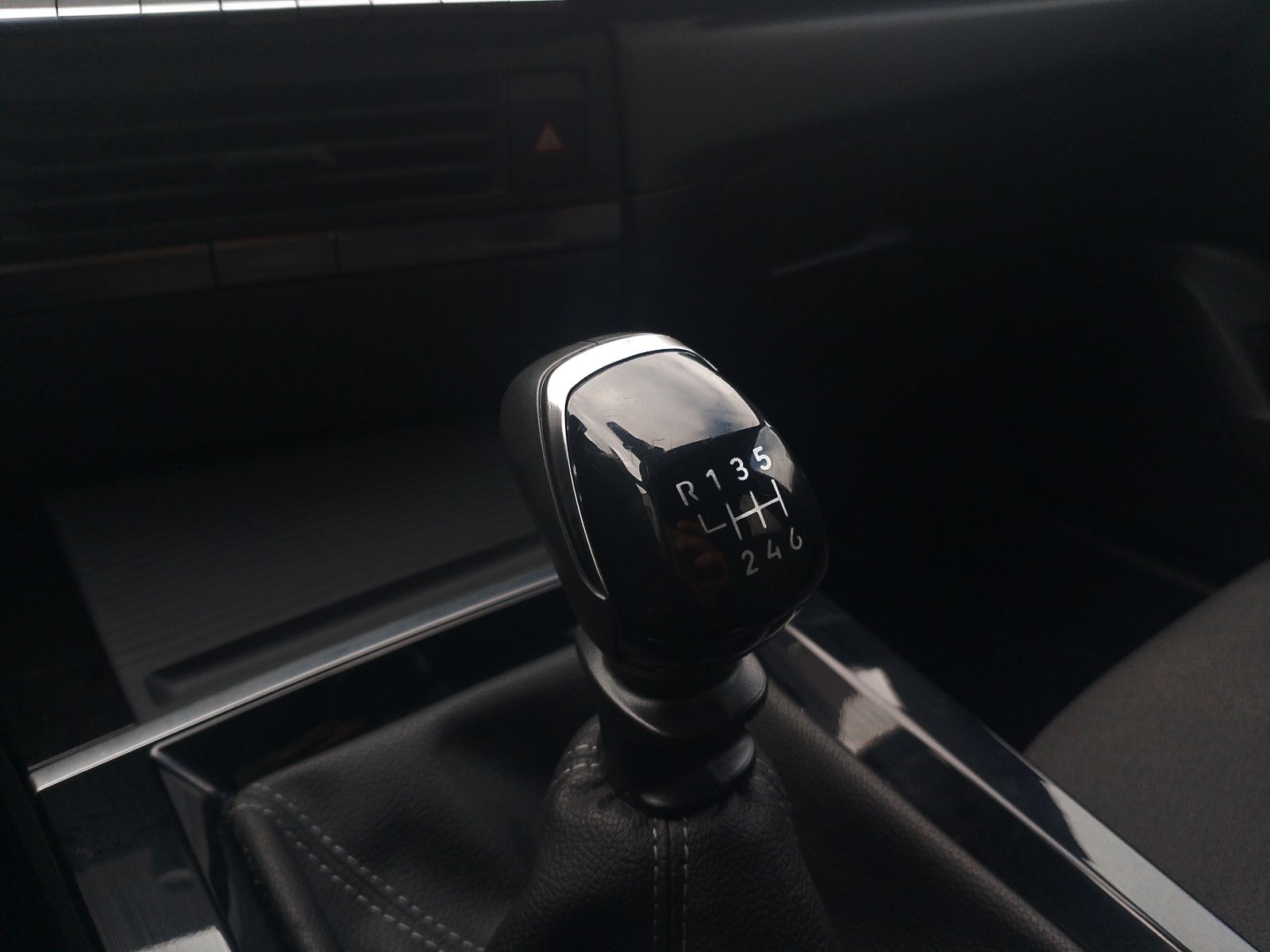 Opel Astra Sportwagon 1.2 Turbo XHT Edition - foto 14