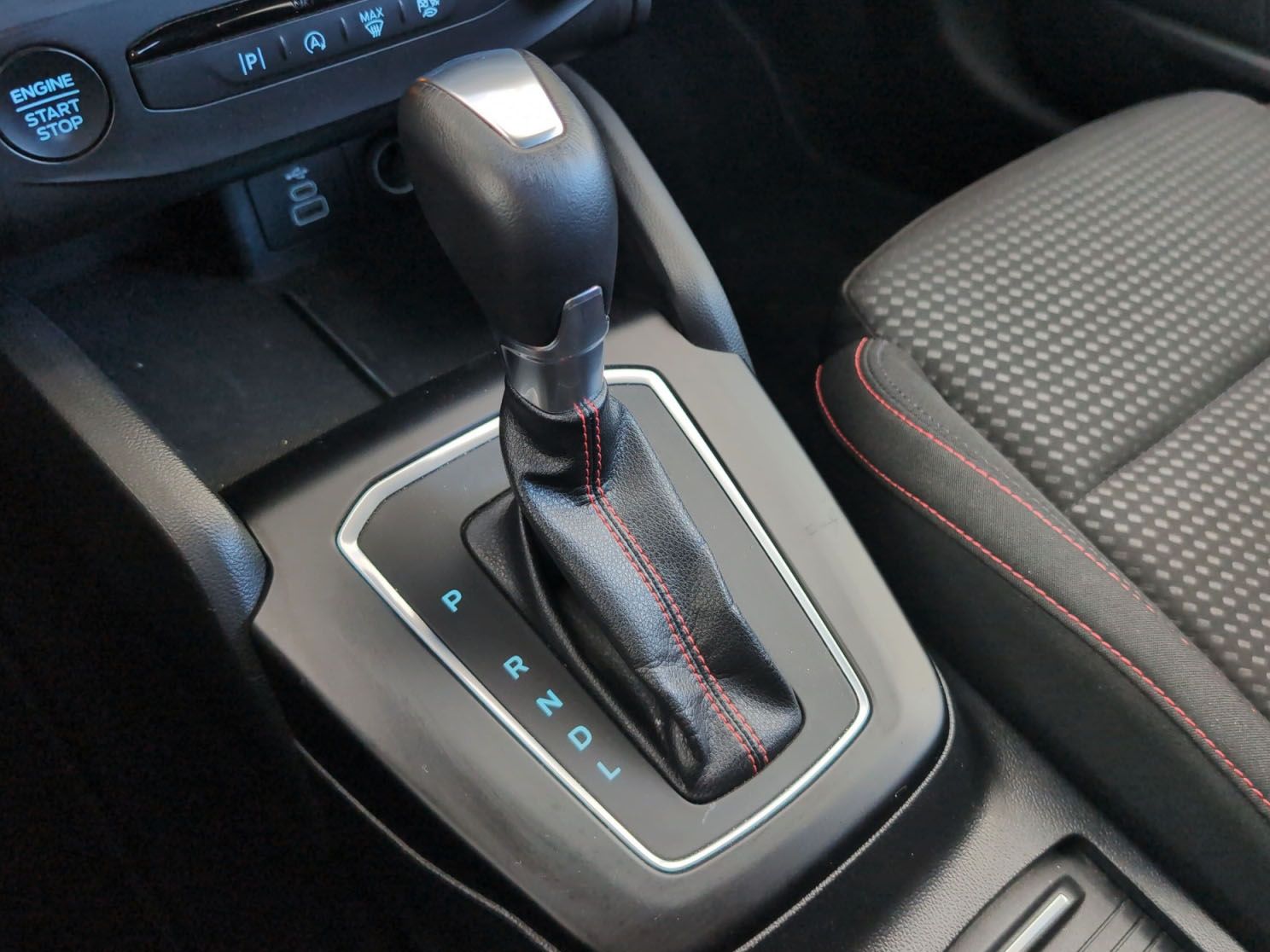 Ford Focus 1.0 EcoBoost MHEV ST-Line - foto 14