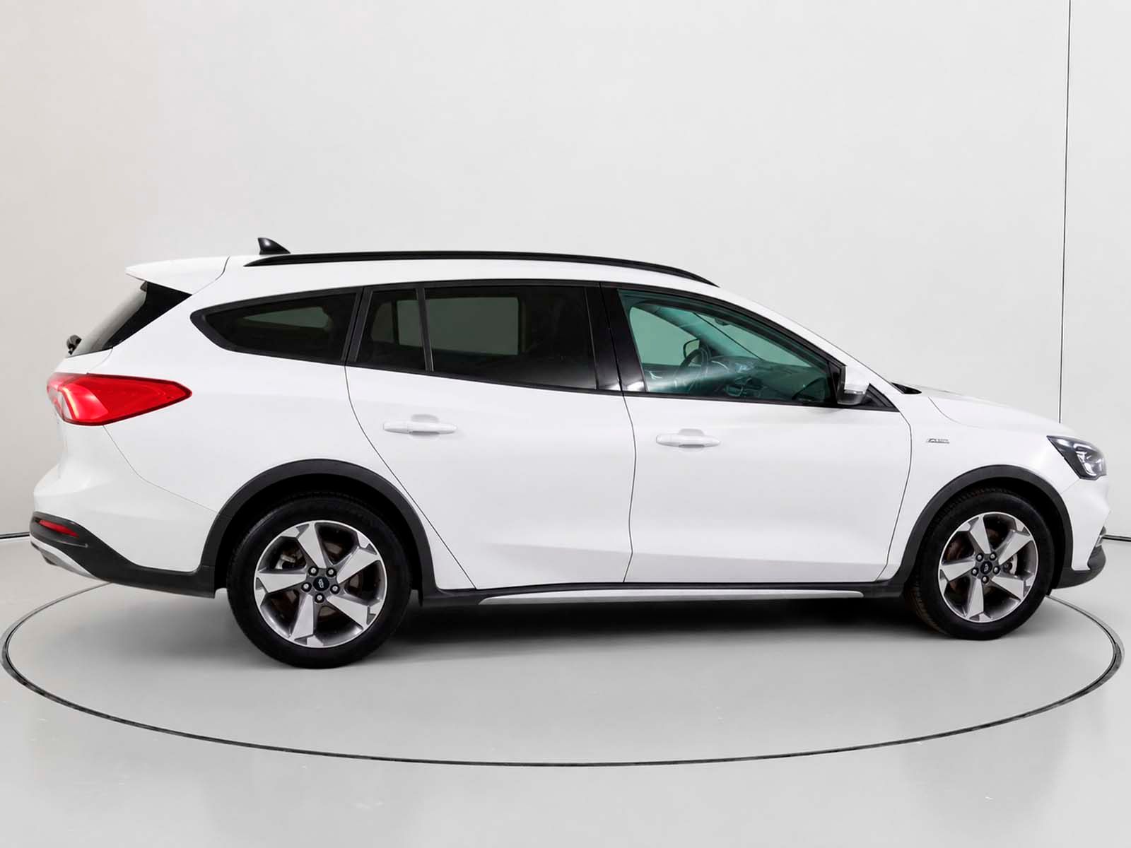 Ford Focus SportBreak 1.0 EcoBoost Active - foto 2