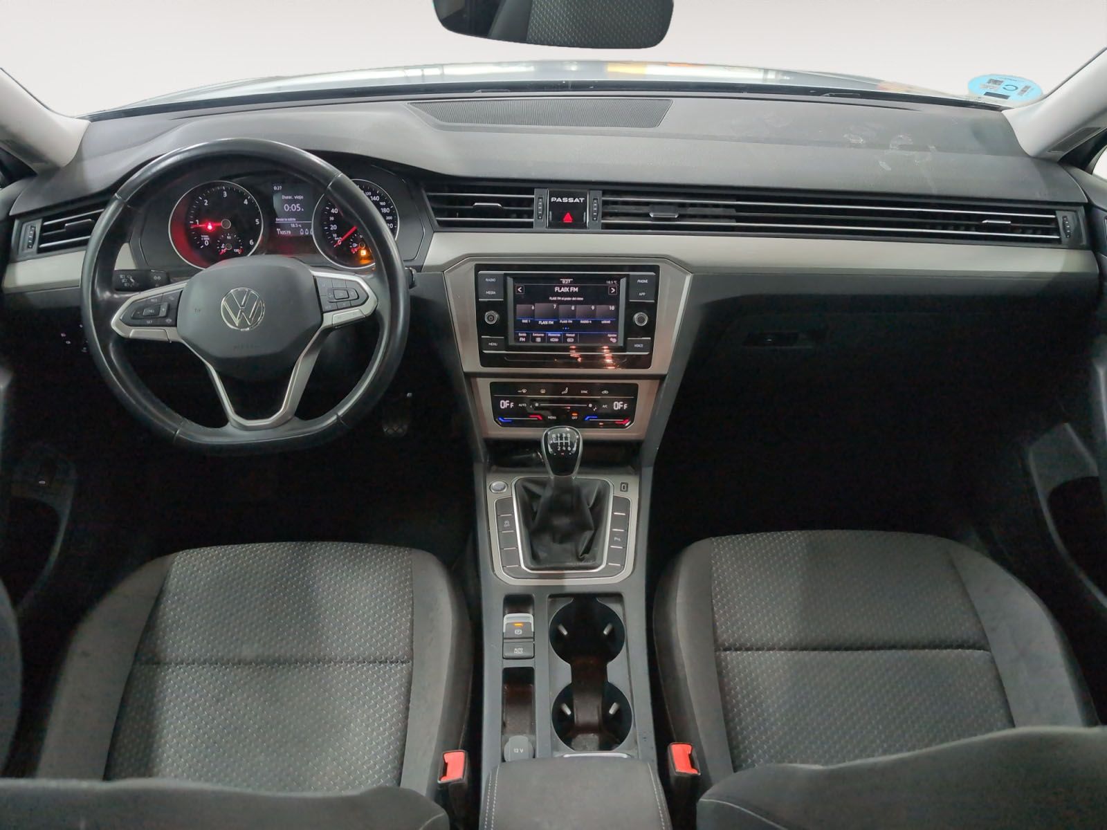 Volkswagen Passat Business 2.0 TDI - foto 9