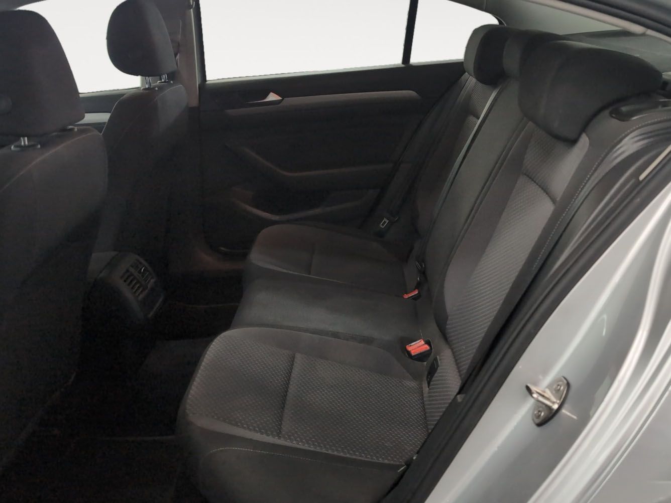 Volkswagen Passat Business 2.0 TDI - foto 12