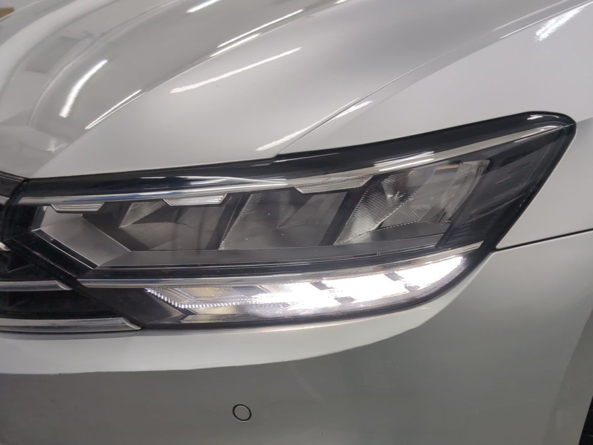 Volkswagen Passat Business 2.0 TDI - foto 23