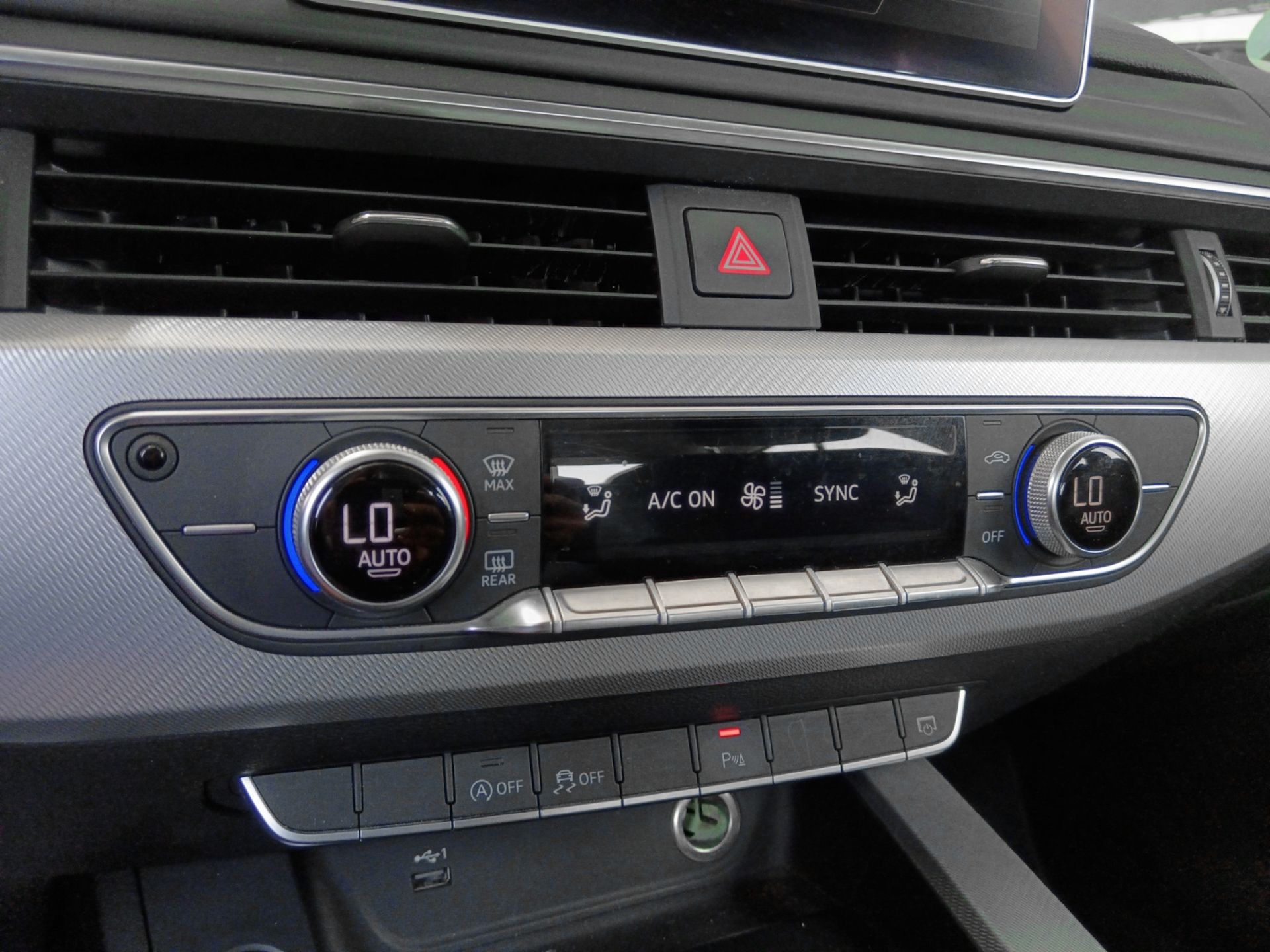 Audi A4 S line 35 TDI S tronic - foto 22