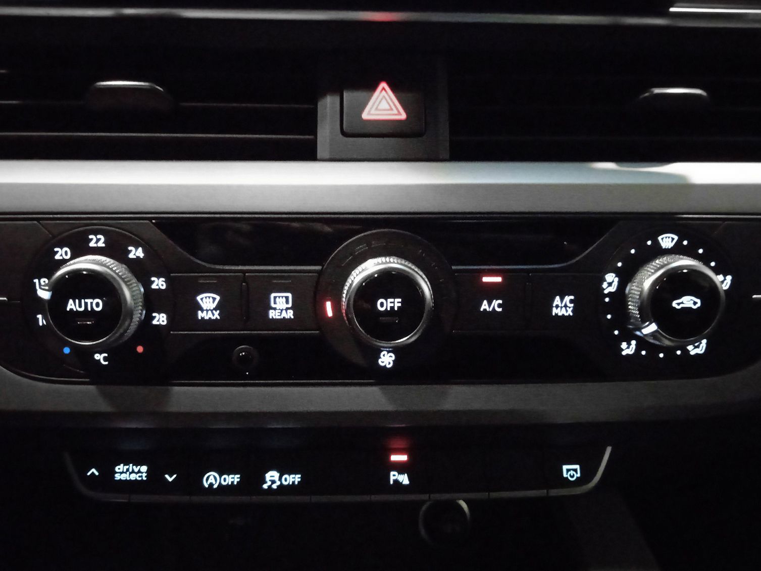 Audi A4 Advanced 35 TDI S tronic - foto 22