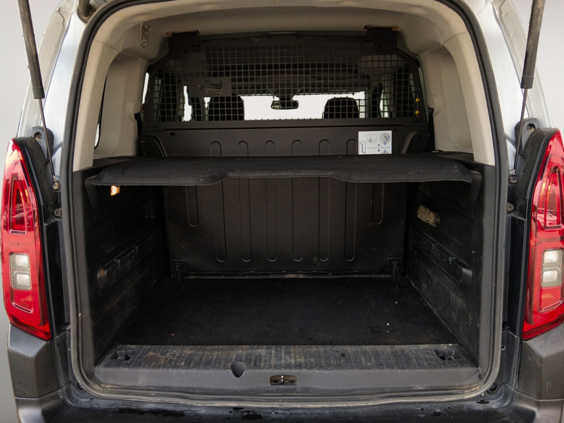 Citroën Berlingo Combi BlueHDi 100 Talla M Shine Business - foto 14