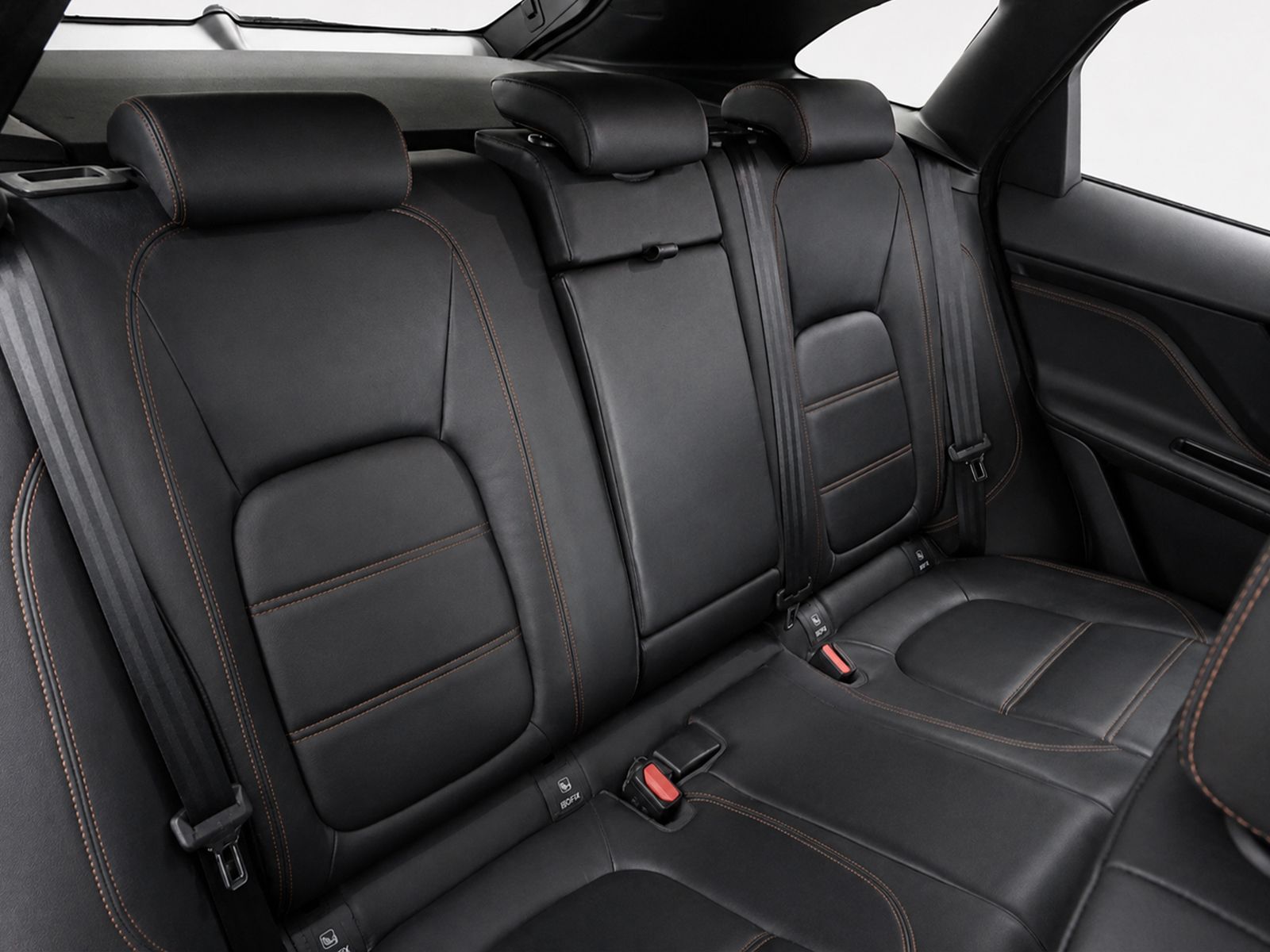 Jaguar F-Pace 2.0L i4D Prestige AWD - foto 10