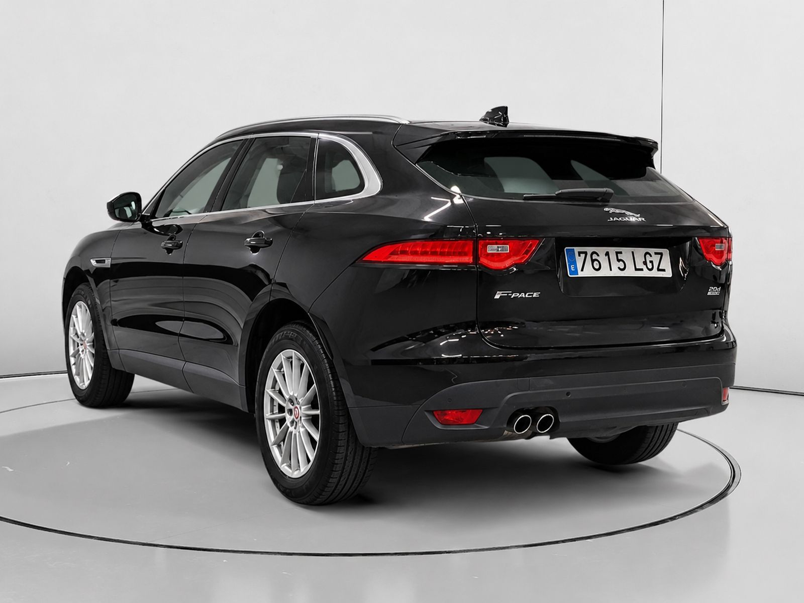 Jaguar F-Pace 2.0L i4D Prestige AWD - foto 4