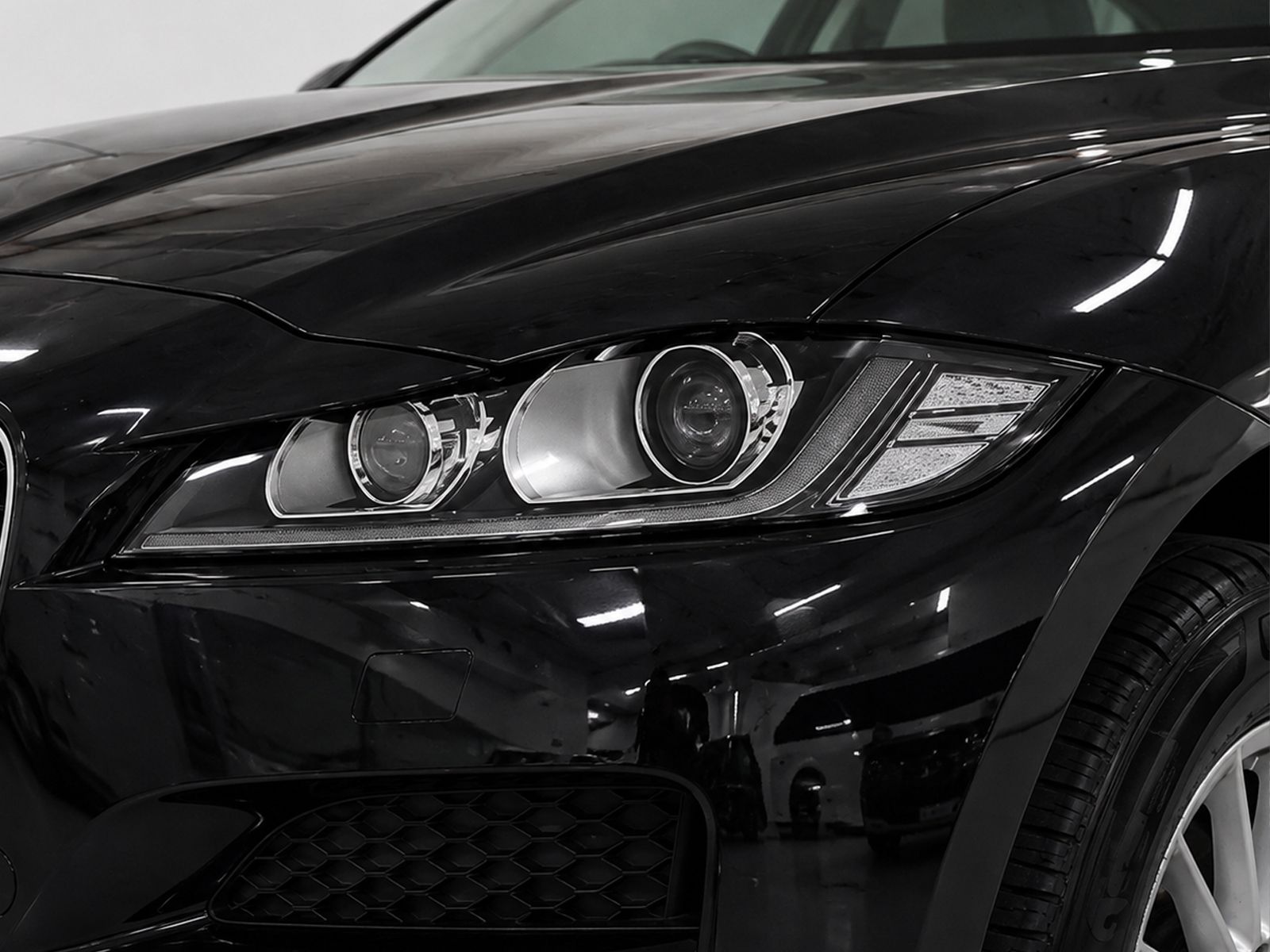 Jaguar F-Pace 2.0L i4D Prestige AWD - foto 22