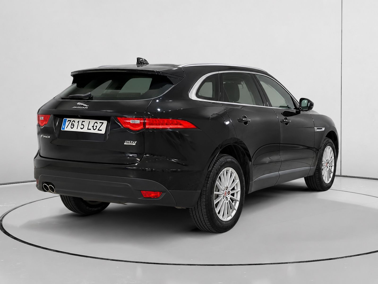 Jaguar F-Pace 2.0L i4D Prestige AWD - foto 2