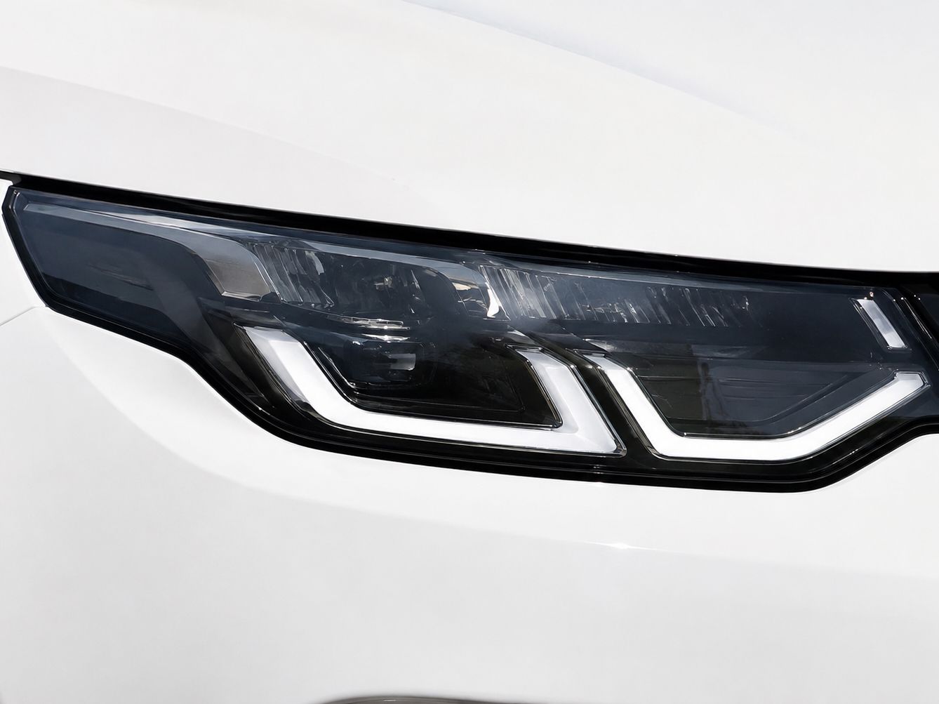 Land Rover Discovery Sport 2.0D I4 S AWD - foto 23