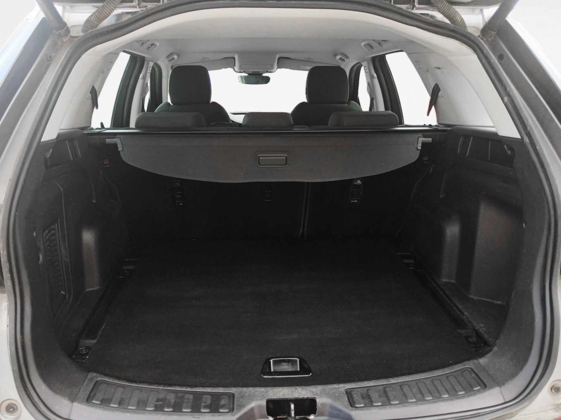 Land Rover Discovery Sport 2.0D TD4 MHEV Standard AWD - foto 12