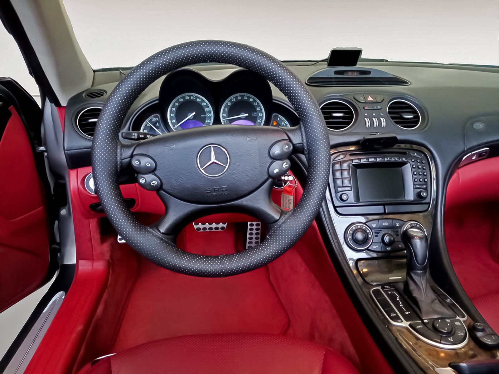 Mercedes-Benz SL 500 - foto 12