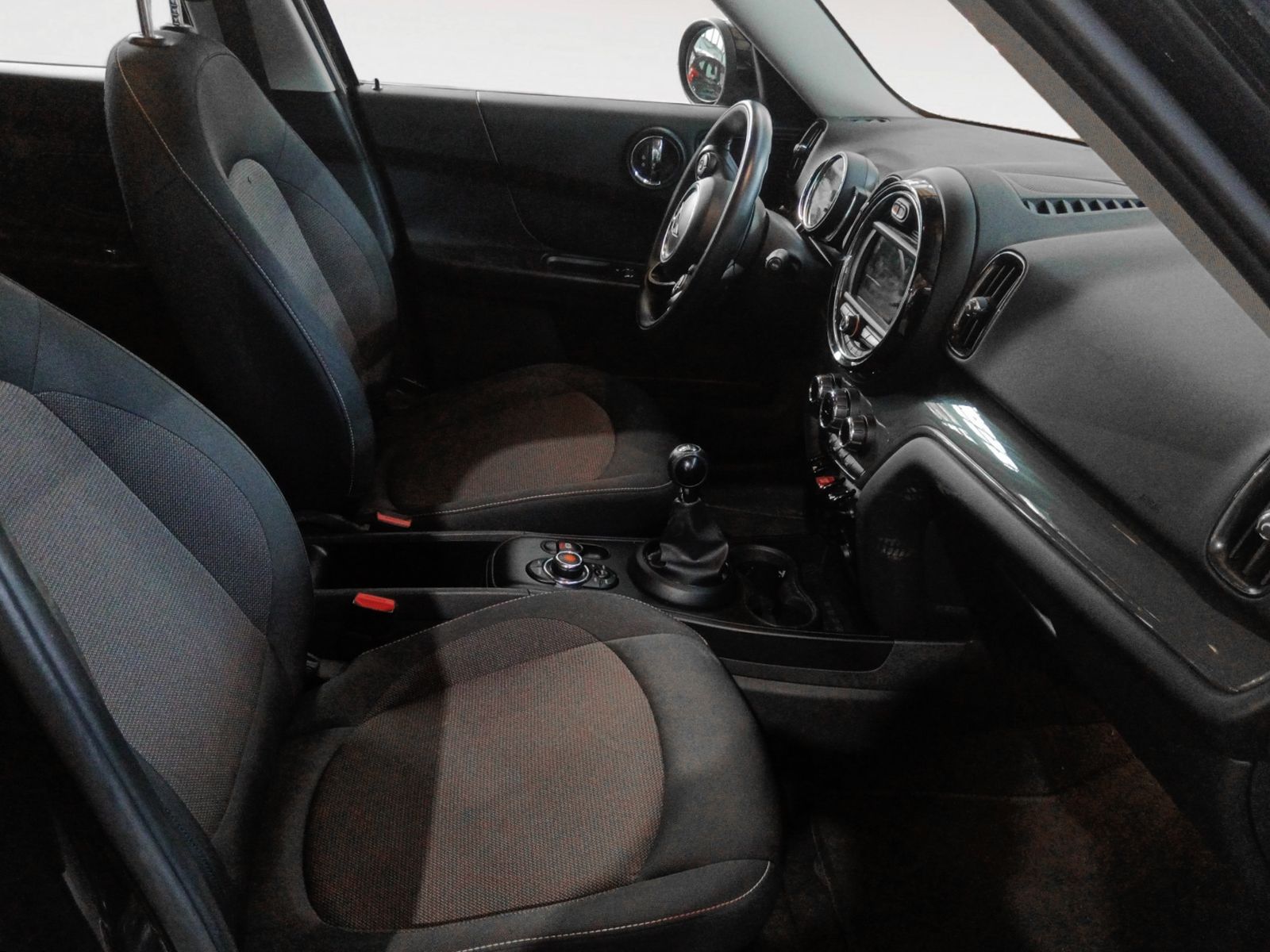 MINI Cooper One D - foto 12