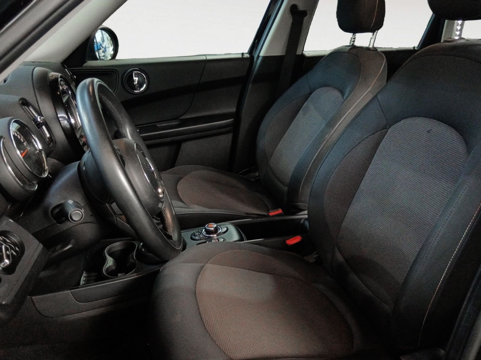 MINI Cooper One D - foto 10