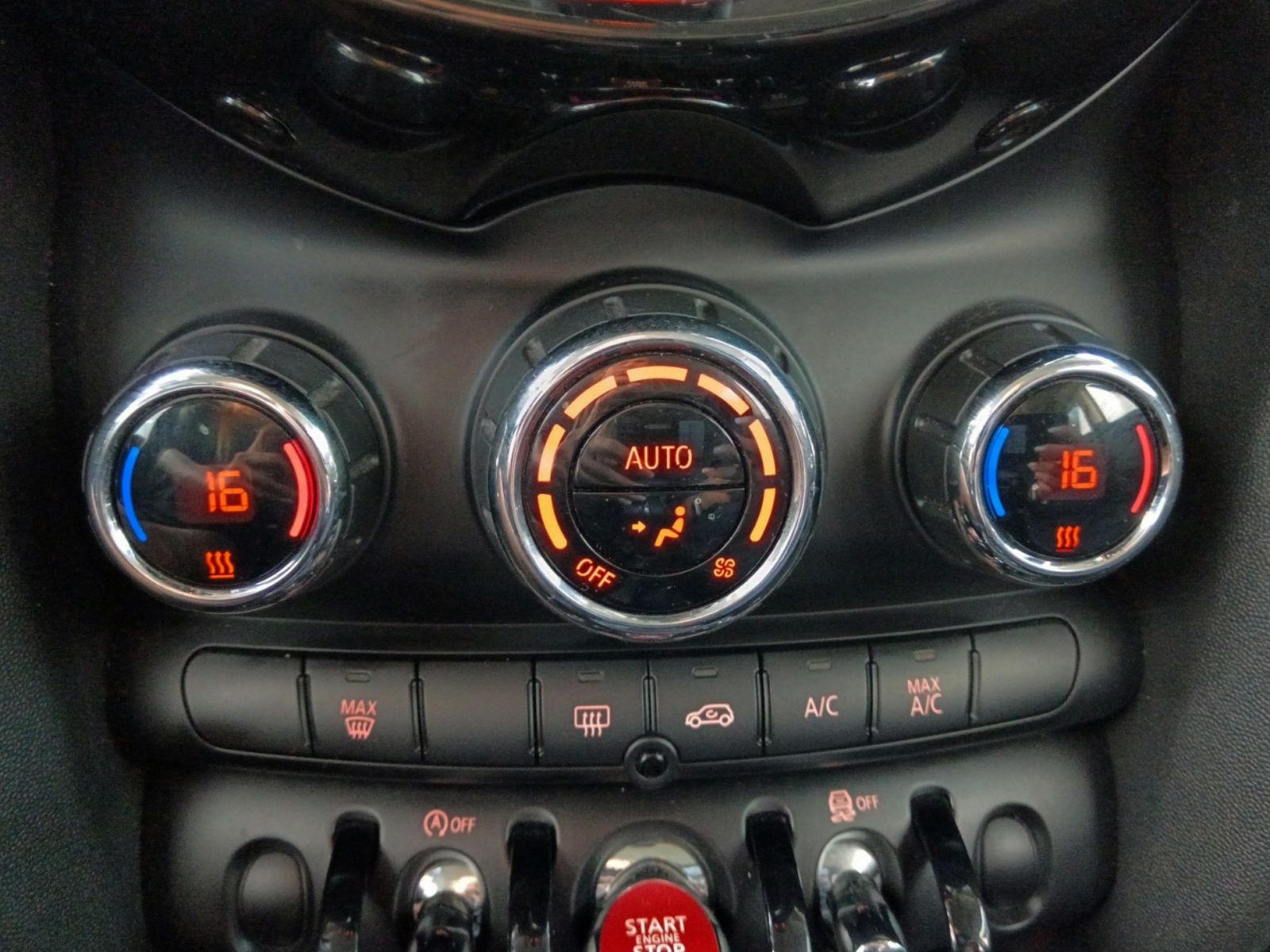 MINI Cooper One D - foto 20