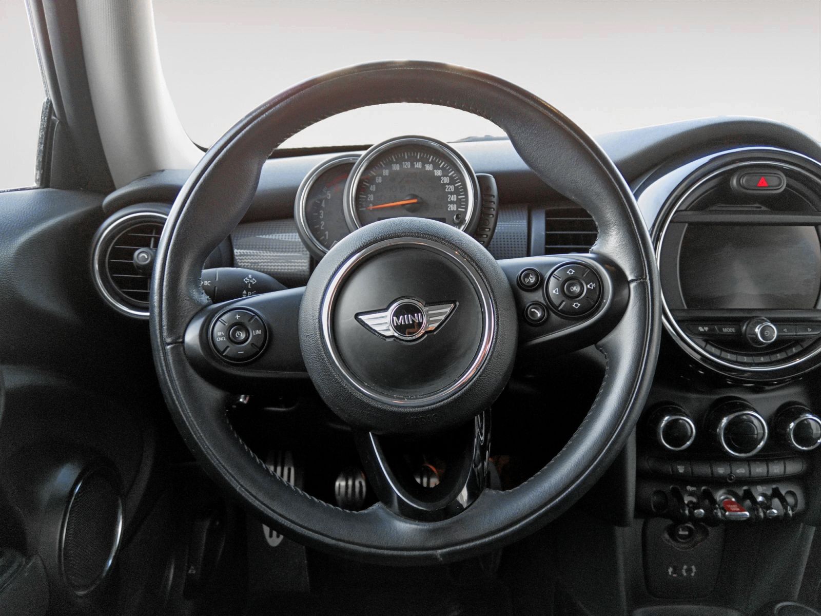 MINI Cooper One D - foto 10