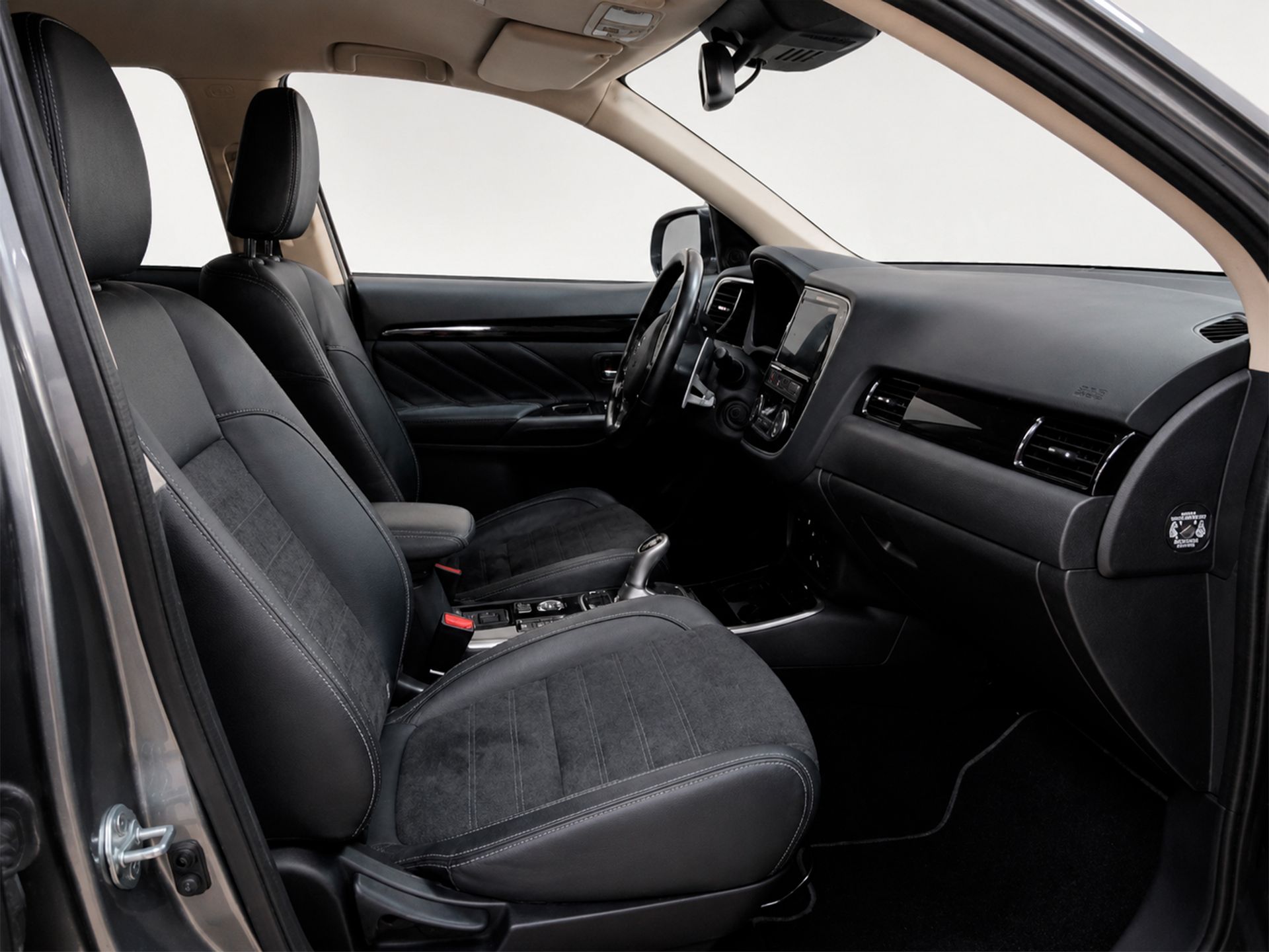 Mitsubishi Outlander 2.0 PHEV Kaiteki 4WD - foto 11