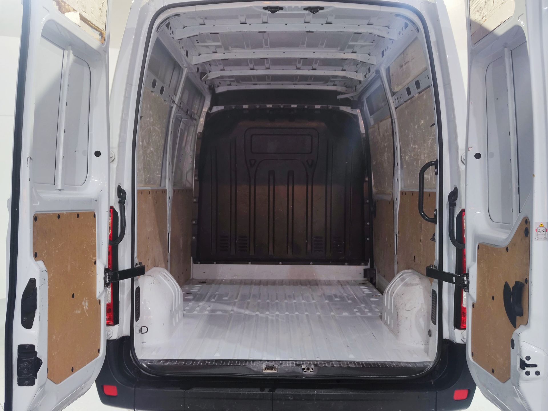 Opel Movano Furgon 2.3 CDTI L2 H2 F 3.5t - foto 13