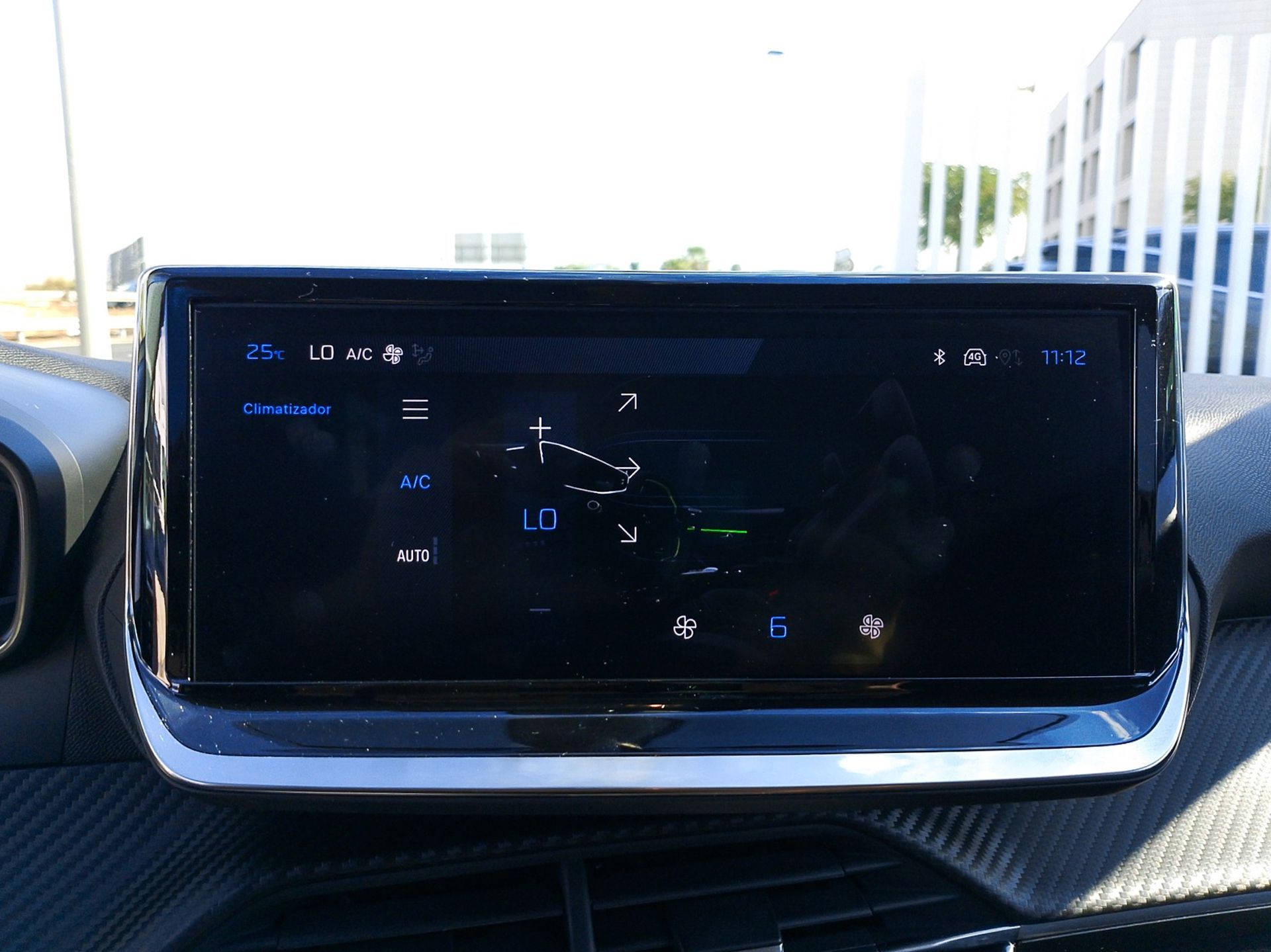 Peugeot 208 PureTech 100 Allure - foto 19