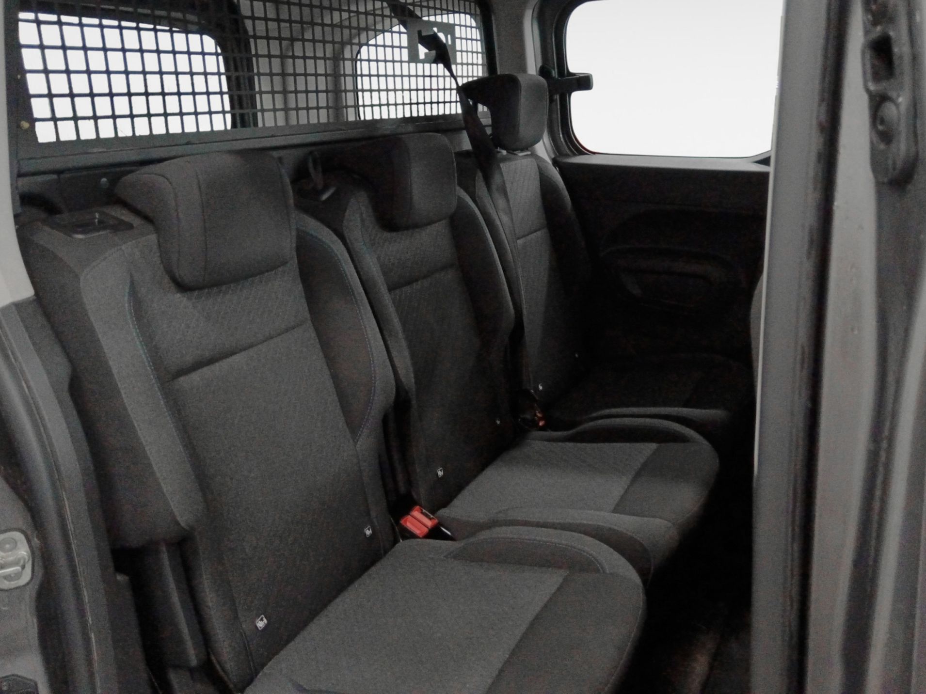 Peugeot Rifter BlueHDi 130 Allure Business Standard - foto 11