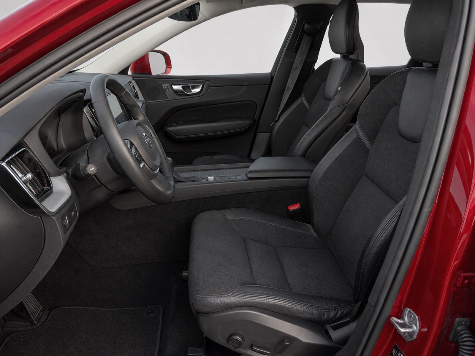 Volvo XC60 D4 Momentum - foto 11