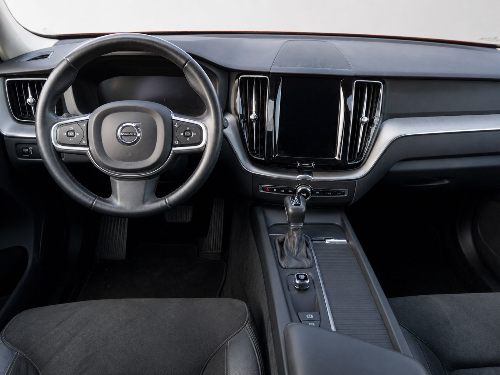Volvo XC60 D4 Momentum - foto 9