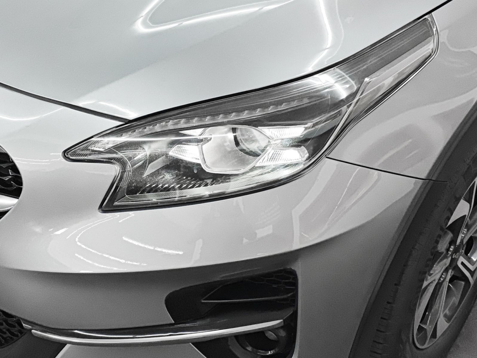 Kia XCeed 1.6 MHEV Emotion DCT - foto 25