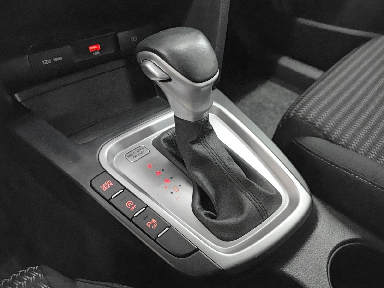Kia XCeed 1.6 MHEV Emotion DCT - foto 15
