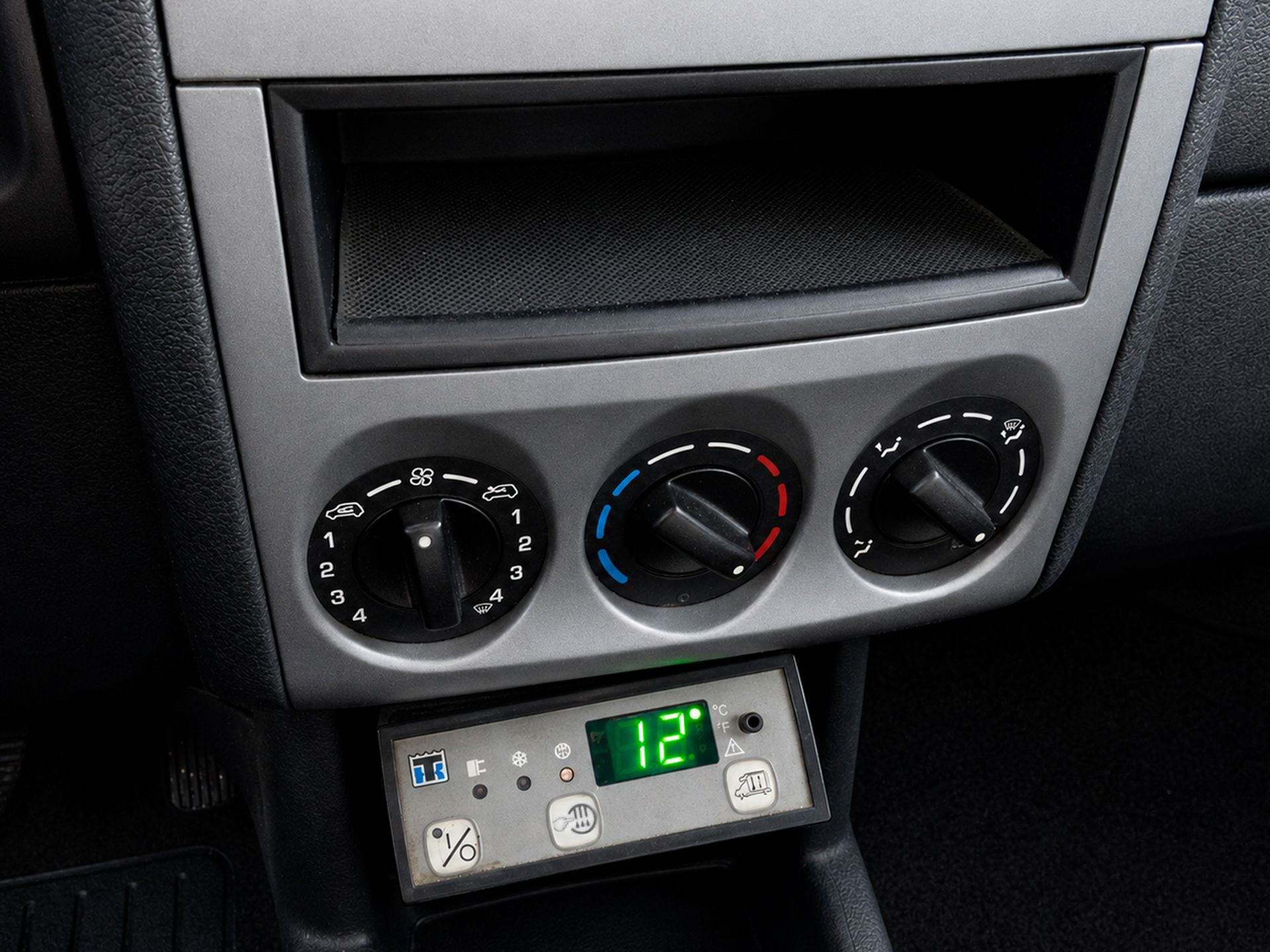 Citroën Berlingo 1.6 HDi Piso Cabina - foto 12