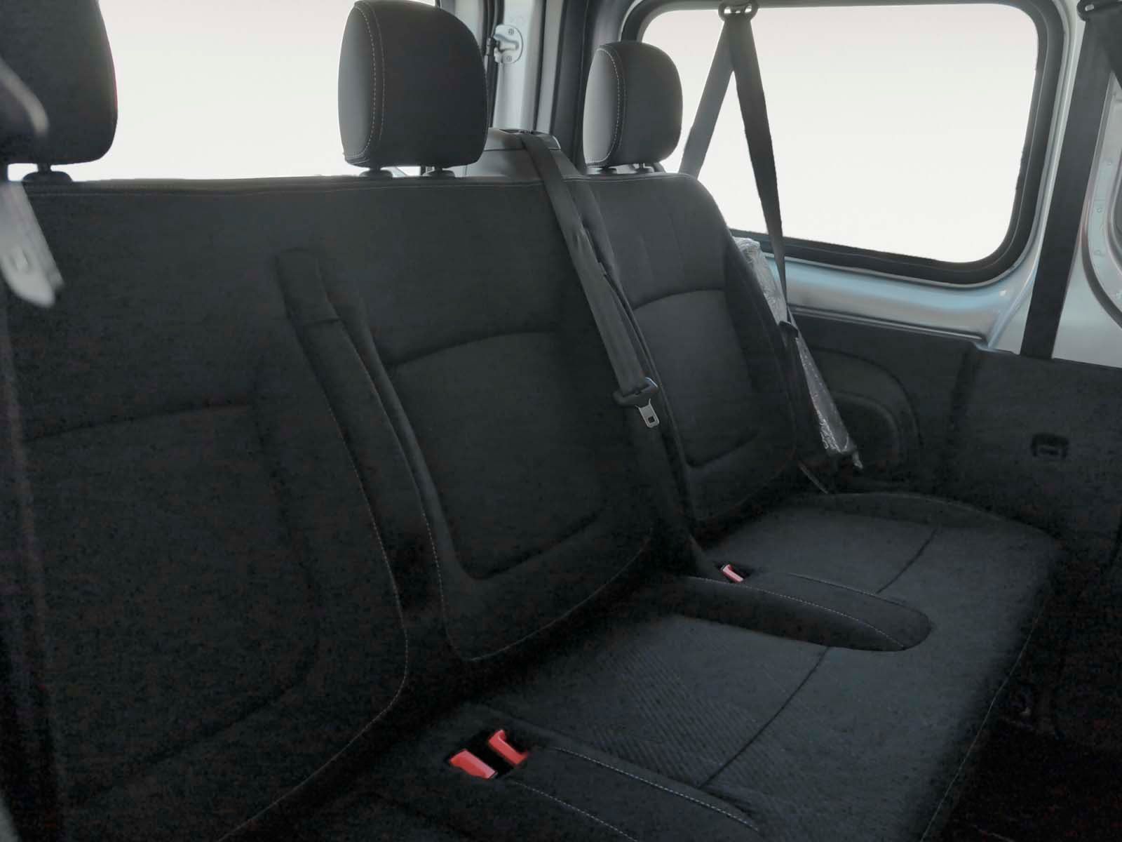 Nissan Primastar 2.0 dCi Acenta L1H1 1T - foto 12