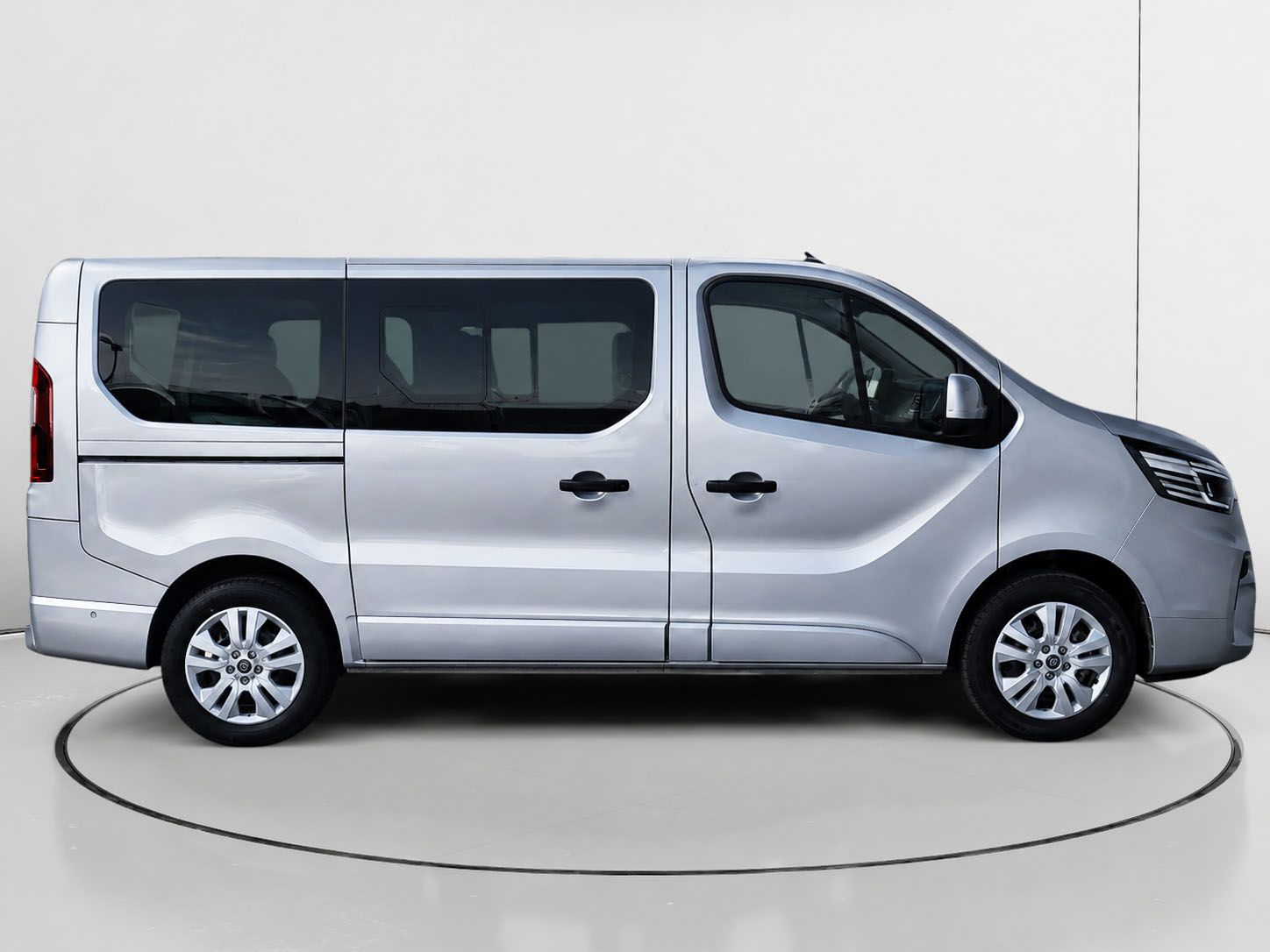 Nissan Primastar 2.0 dCi Acenta L1H1 1T - foto 2
