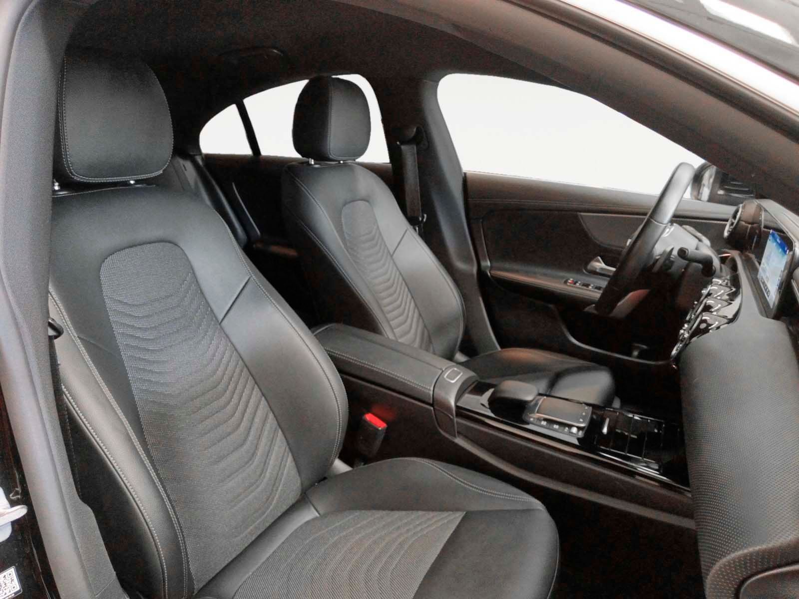 Mercedes-Benz CLA 200 - foto 13