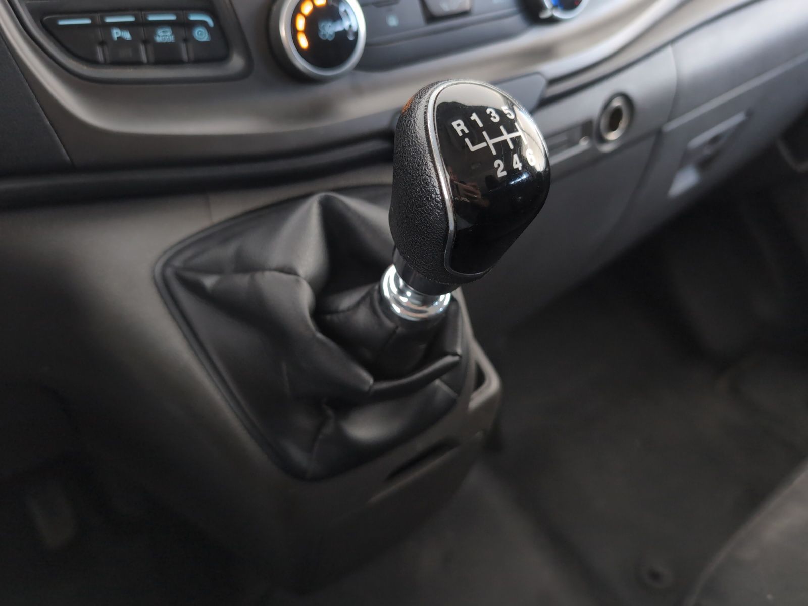 Ford Transit Custom Furgon 2.0 TDCi 320 L2 Trend - foto 15