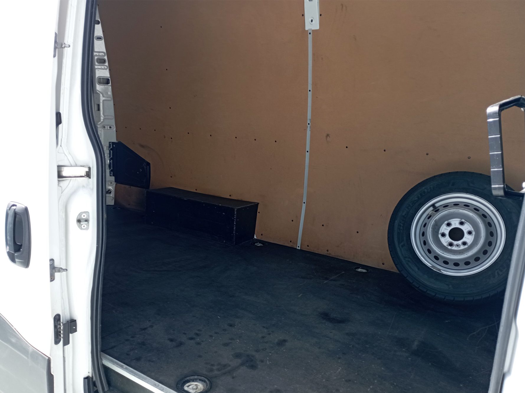 Iveco Daily Furgon 35S 14 V 3520L/H3 - foto 10