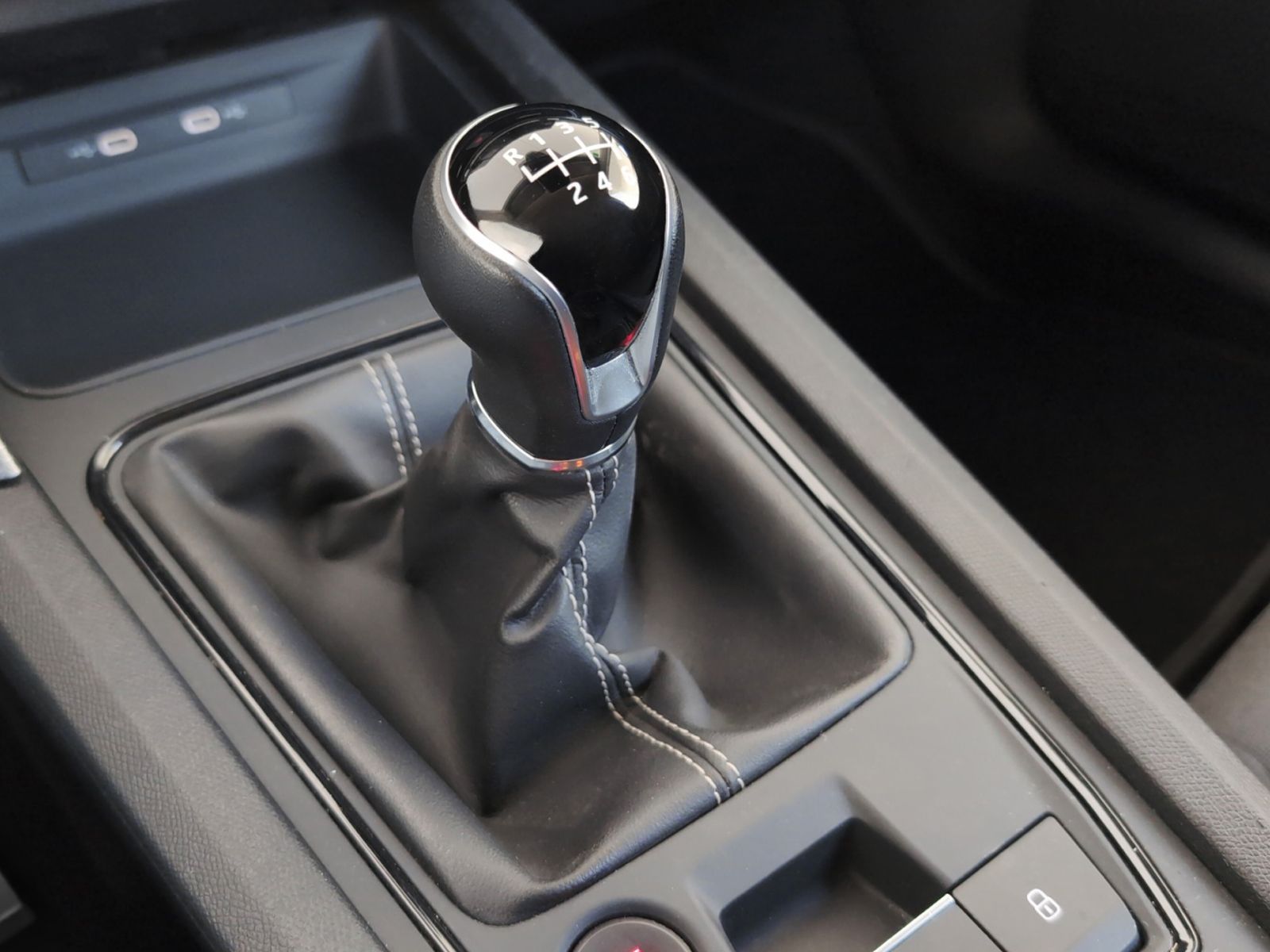 SEAT León 2.0 TDI Reference Go - foto 16