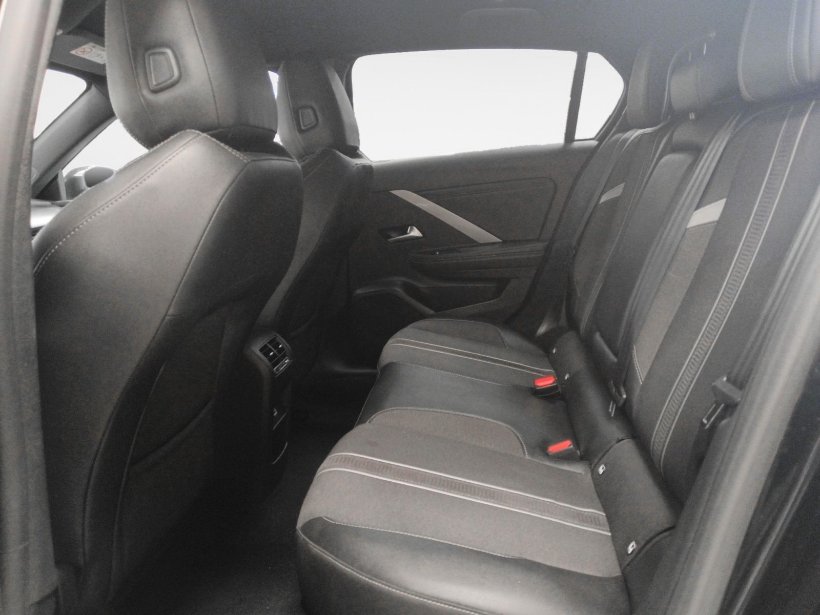 Opel Astra 1.2 Turbo XHT GS Line - foto 11