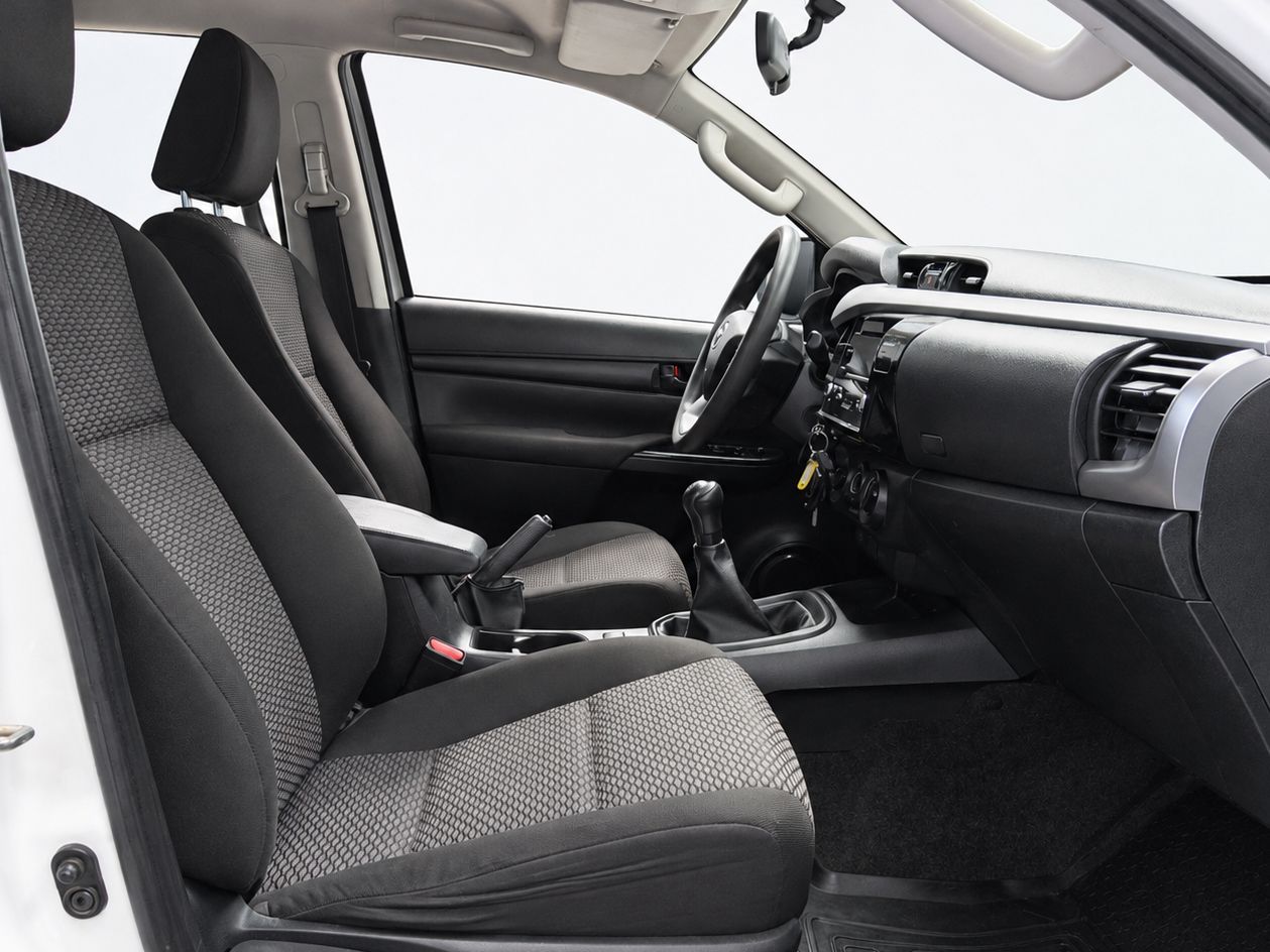 Toyota Hilux 2.4 D-4D Doble Cabina GX - foto 13
