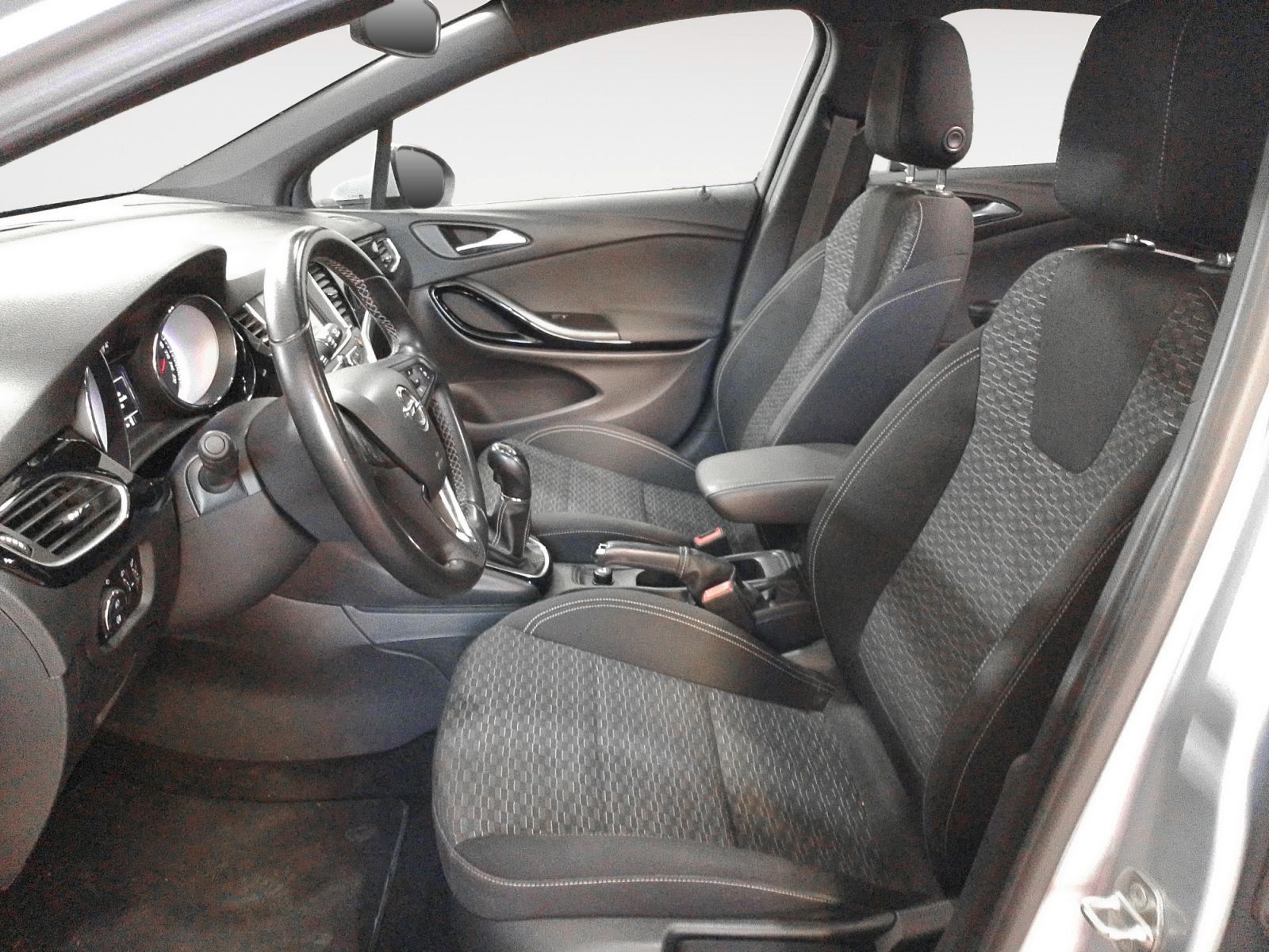 Opel Astra 1.6 CDTi Dynamic - foto 11