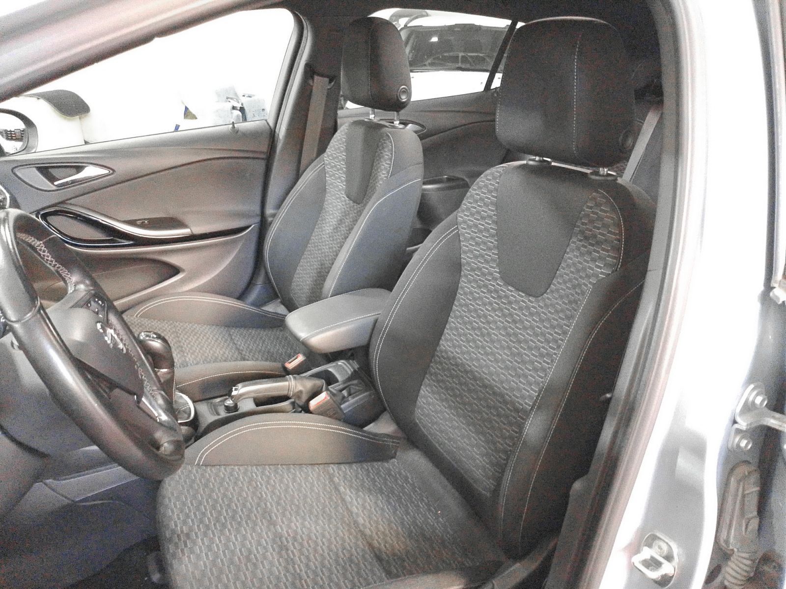 Opel Astra 1.6 CDTi Dynamic - foto 22
