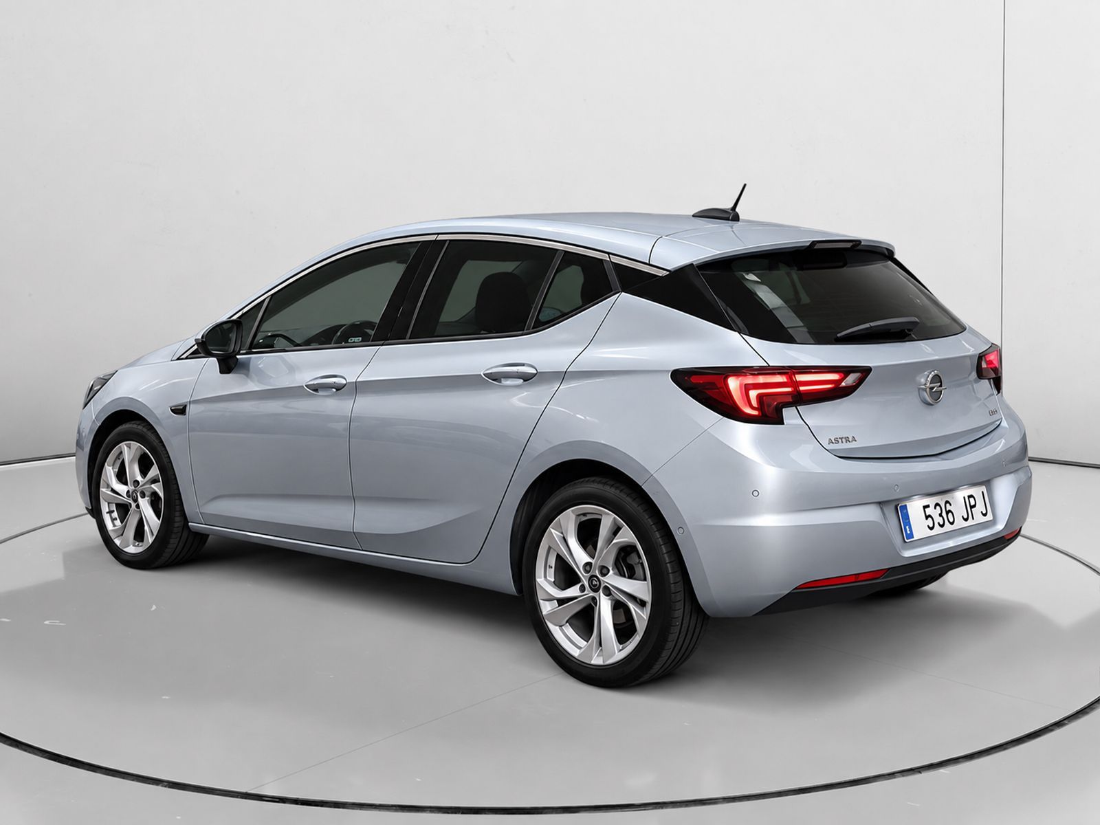 Opel Astra 1.6 CDTi Dynamic - foto 5