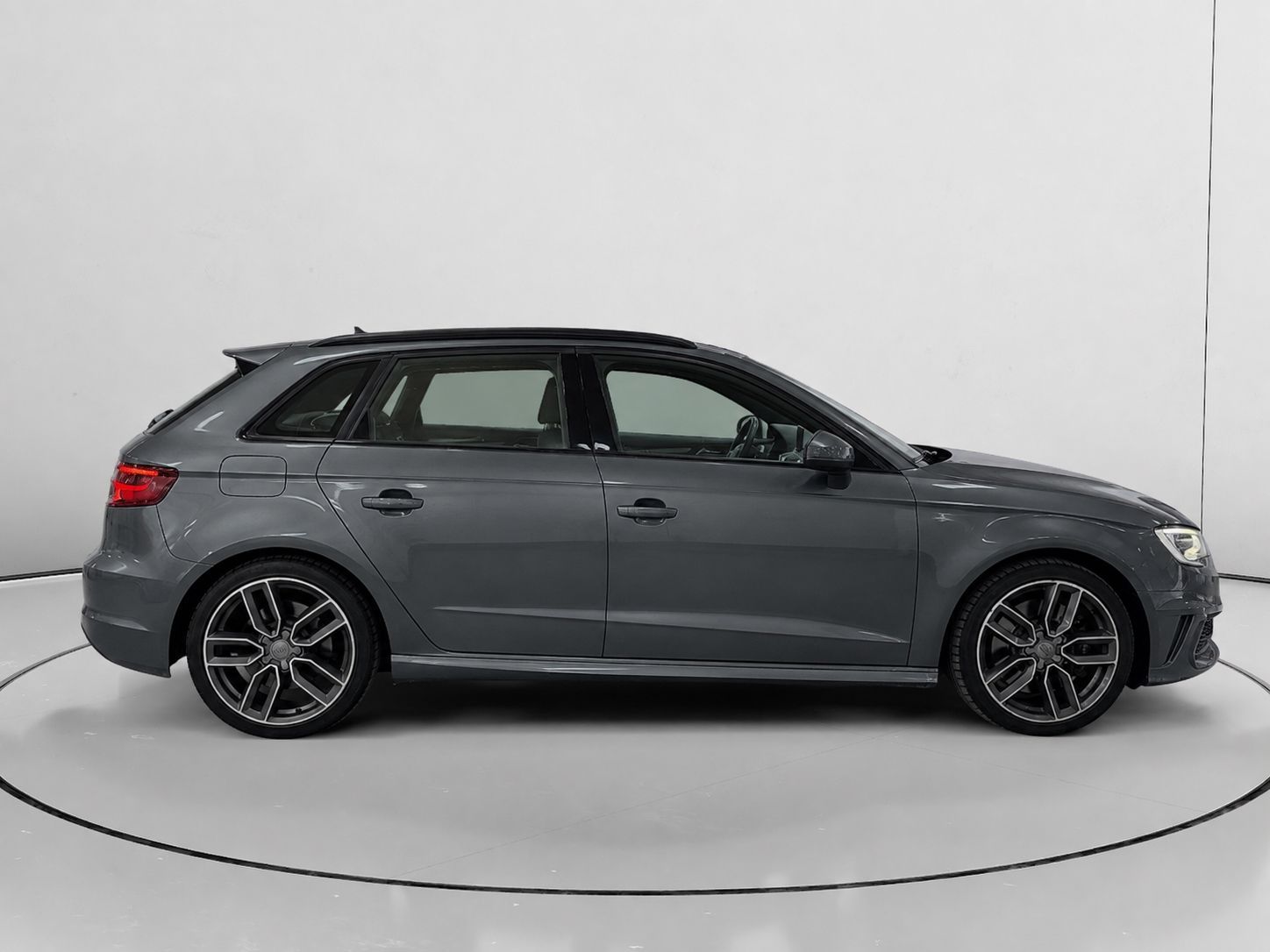 Audi S3 2.0 TFSI quattro S tronic - foto 2