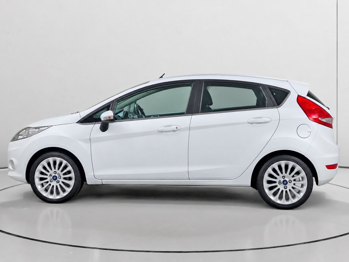 Ford Fiesta 1.6 TDCi Titanium - foto 6