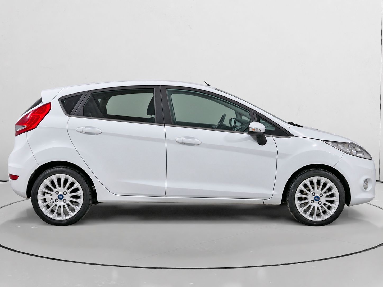 Ford Fiesta 1.6 TDCi Titanium - foto 2