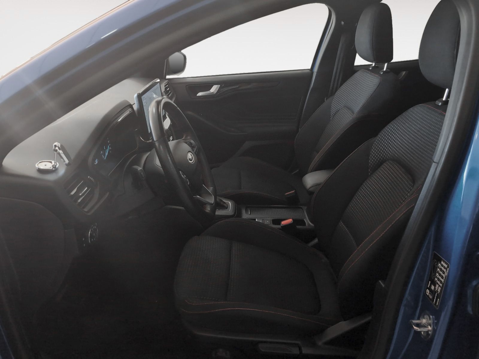 Ford Focus 1.0 EcoBoost MHEV ST-Line - foto 10