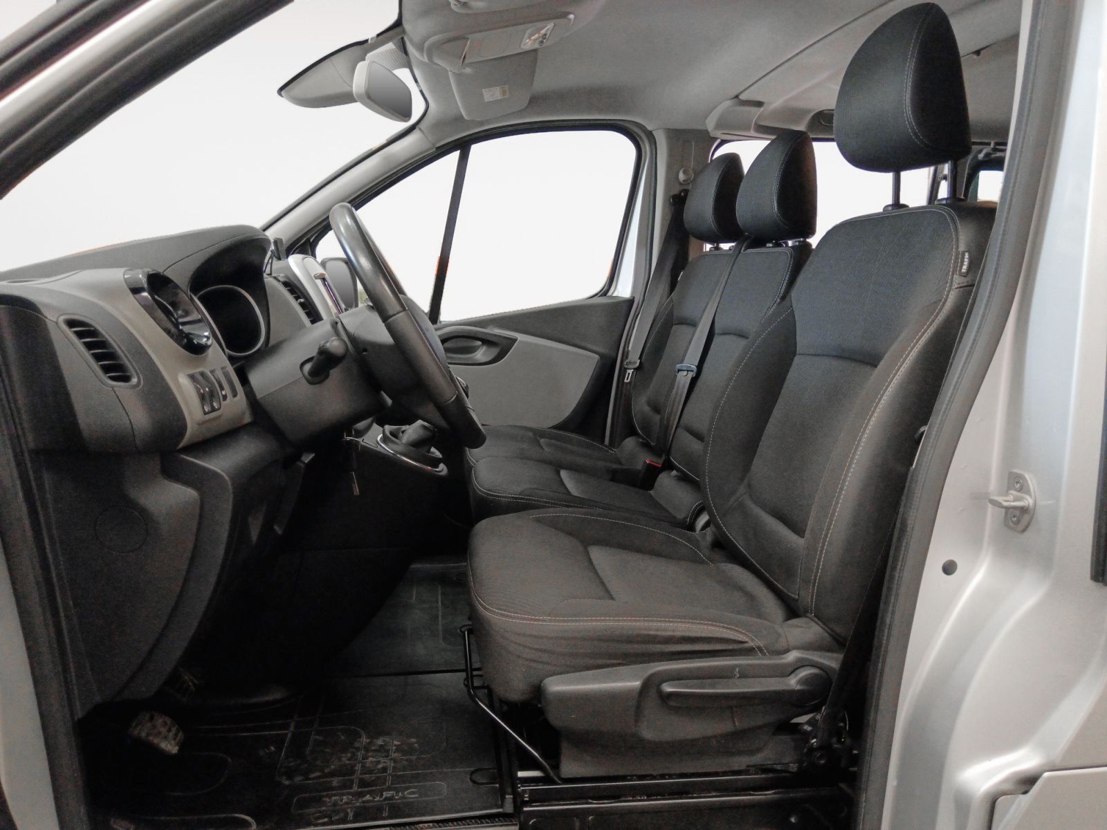Renault Trafic dCi 125 Combi Largo Energy - foto 14