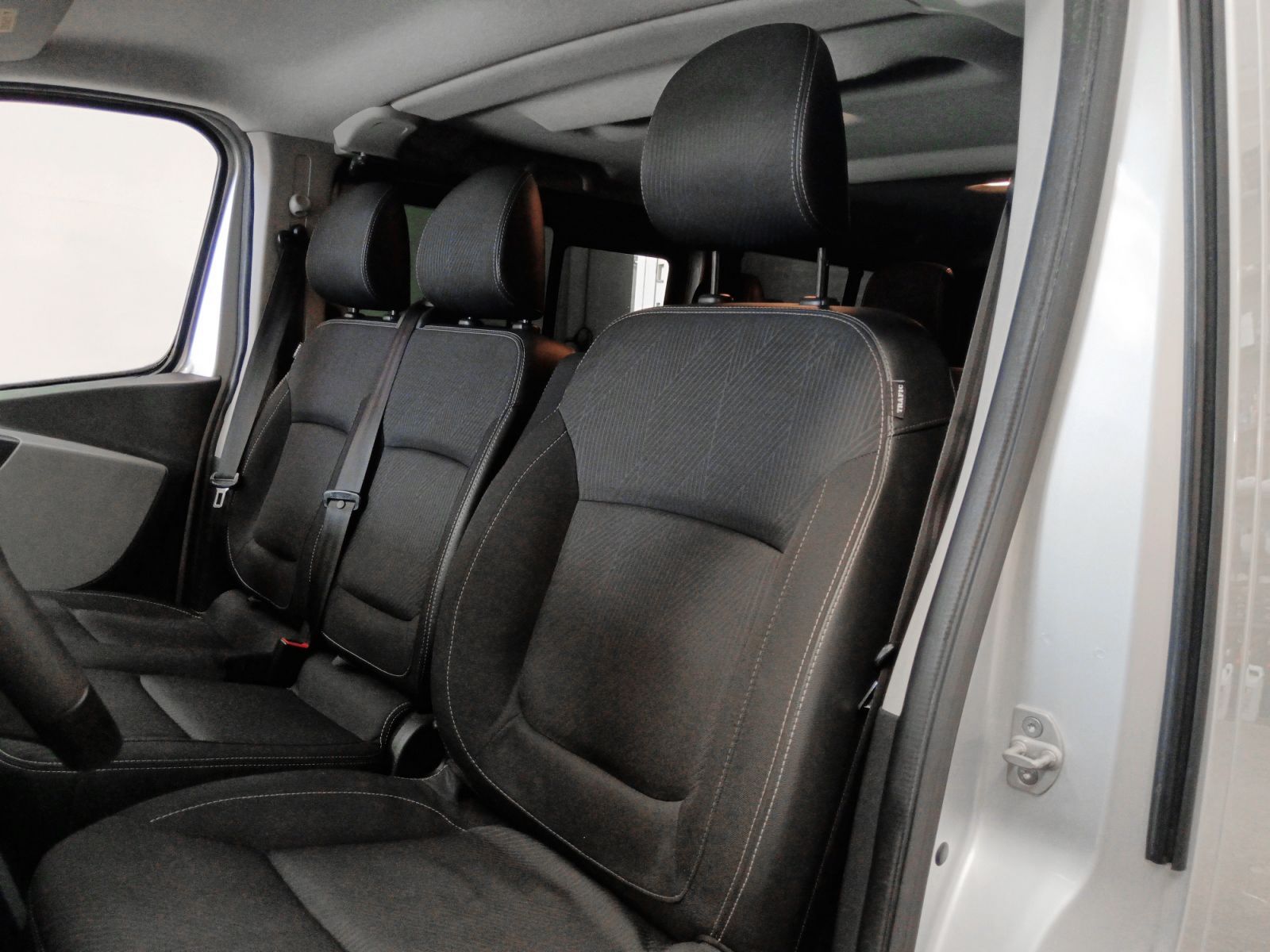 Renault Trafic dCi 125 Combi Largo Energy - foto 23