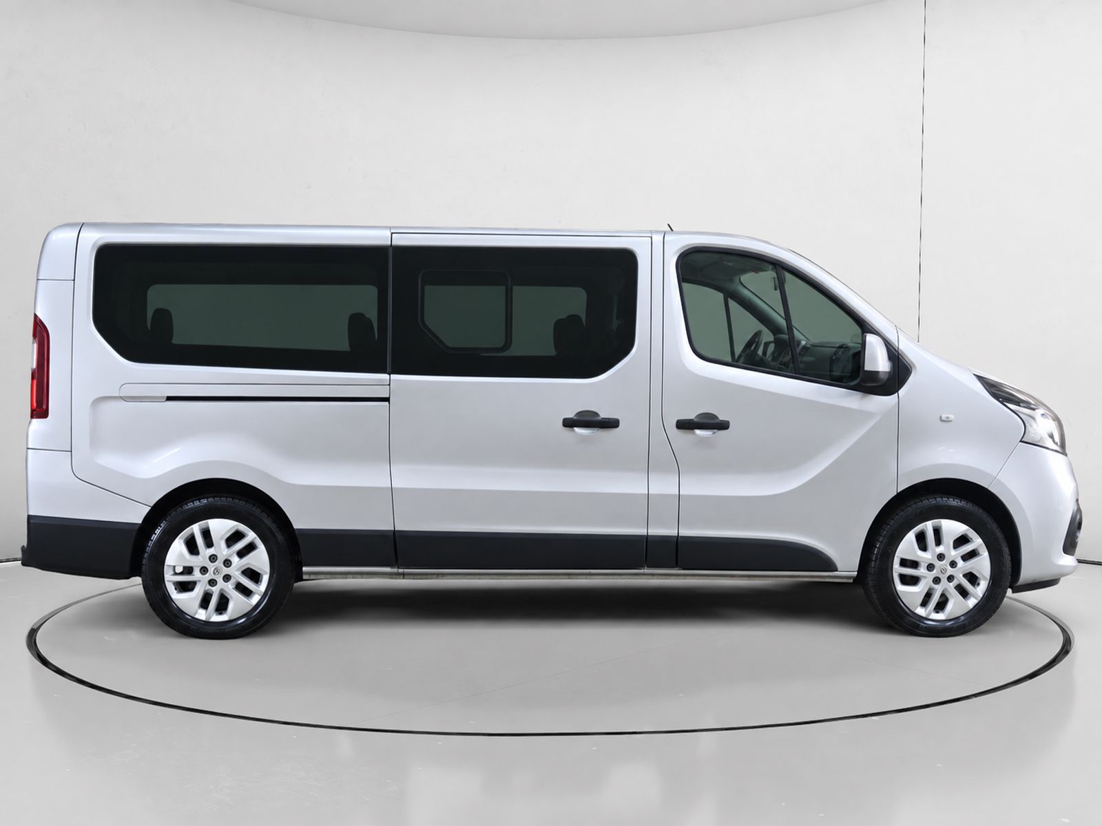 Renault Trafic dCi 125 Combi Largo Energy - foto 2